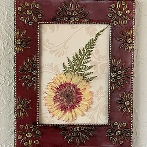 Dried Pressed Floral Art. Daisy and Fern in Ornate Frame